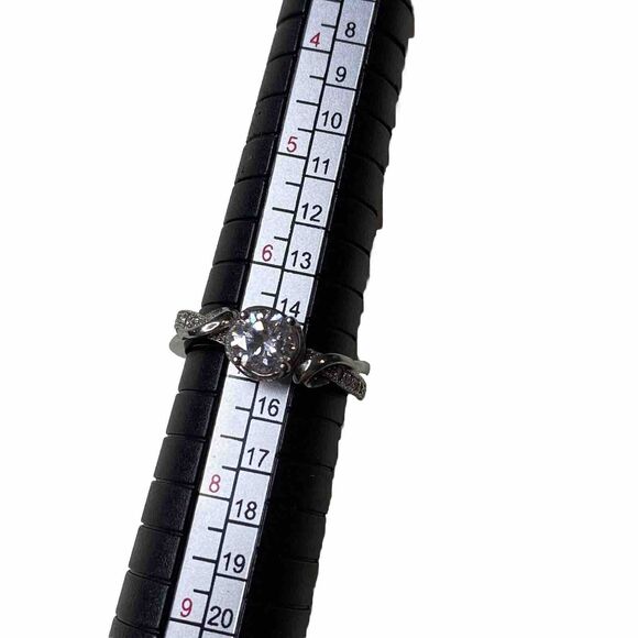 925 Sterling Silver Oval Cut Simulated Diamond Braided Band Ring Size 7 - Picture 6 of 6